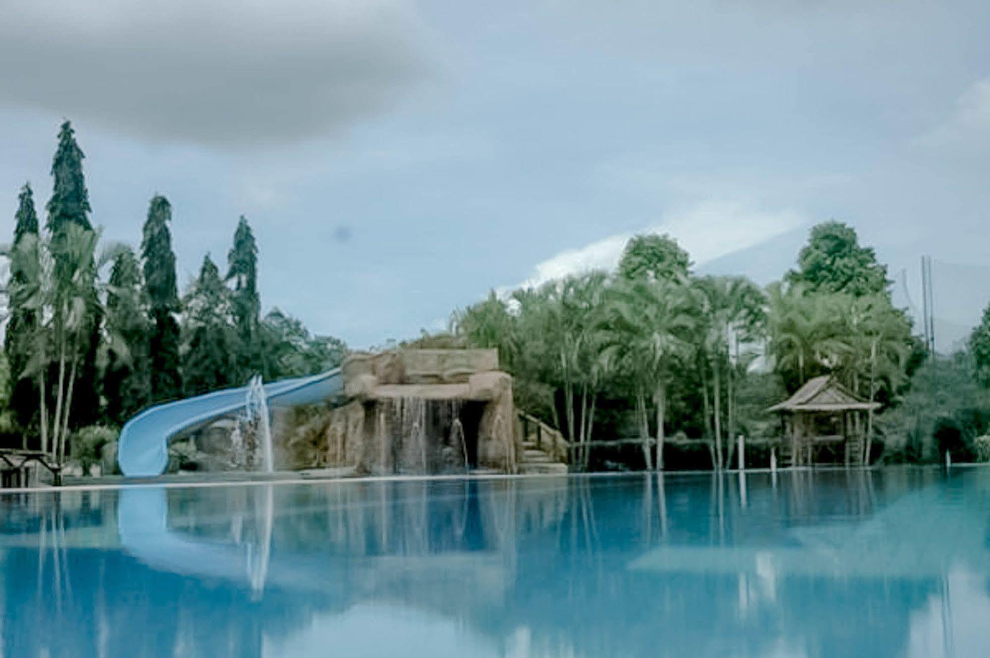 Bdb Darulaman Golf Resort Алор-Сетар Экстерьер фото